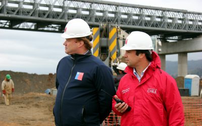Subsecretario Lucas Palacios inspecciona montaje de vigas de Puente Bicentenario en Concepción