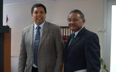 Seremi Carvajal se reúne con pastor de iglesia Wesleyana.