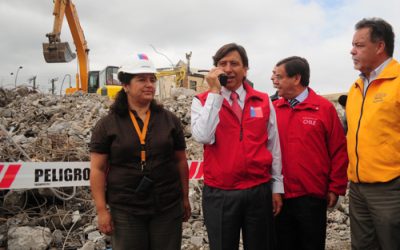 Ministro Golborne inspecciona término de  demolición de edificio Alto Arauco II de Concepción