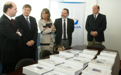 Ministro De Solminihac entrega conclusiones que determinan colapsos de edificios a fiscales de Concepción.